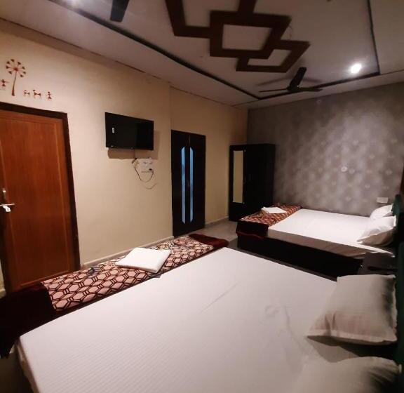 豪华家庭房间, Raghuvanshi Paying Guest House