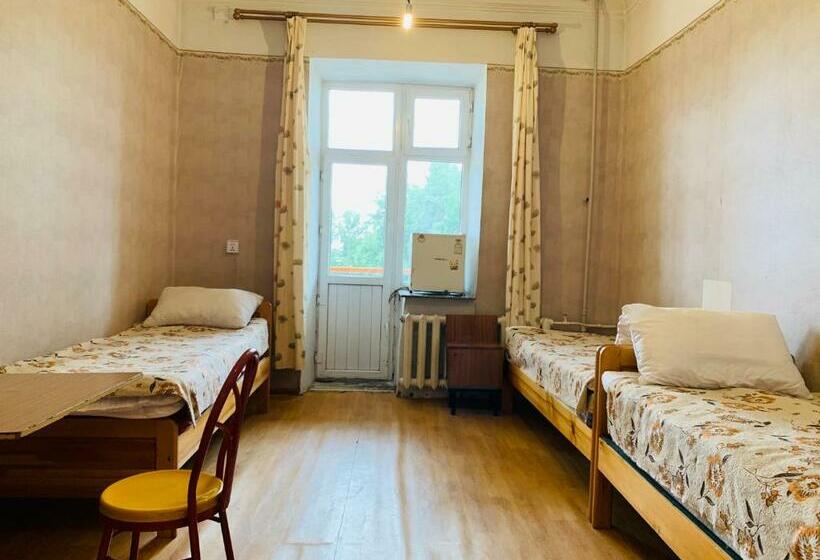 اتاق استاندارد سه نفره, Songino Budget Resort