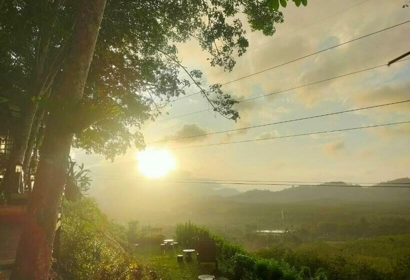 Номер Стандарт Вид на Горы, Doisky Phangnga