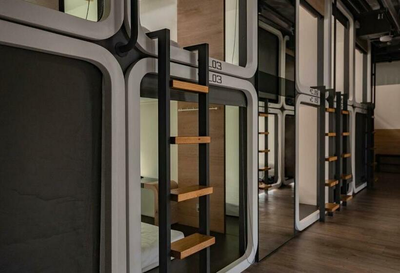 تختخواب در اتاق مشترک, Taiwan Youth Hostel & Capsule