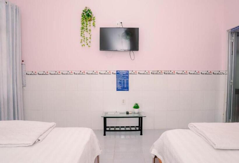 اتاق استاندارد چهار تخته, Phương Tú Hostel
