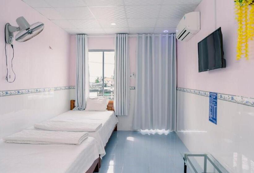 اتاق استاندارد با تراس, Phương Tú Hostel
