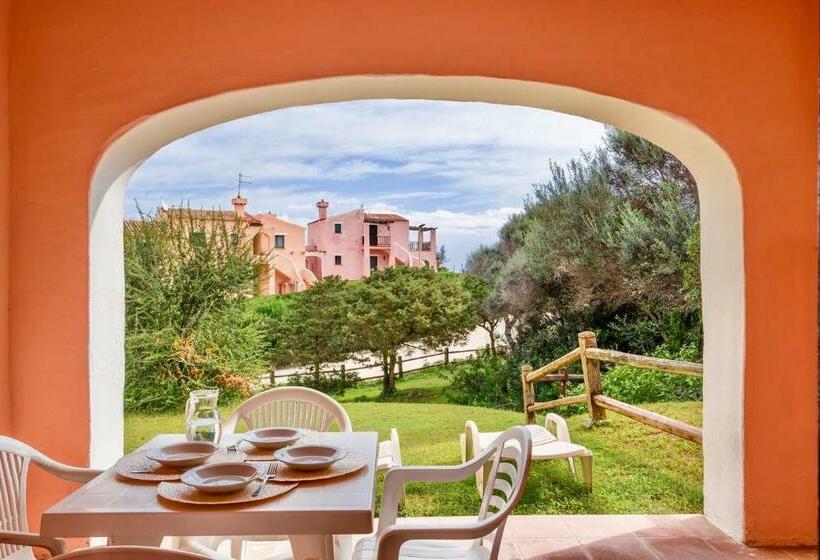 Апартаменты 1 Спальня, Villas With Air Conditioning And Private Outdoor Area Just A Few Minutes From La Pelosa