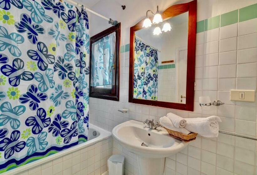 Апартаменты 1 Спальня, Villas With Air Conditioning And Private Outdoor Area Just A Few Minutes From La Pelosa