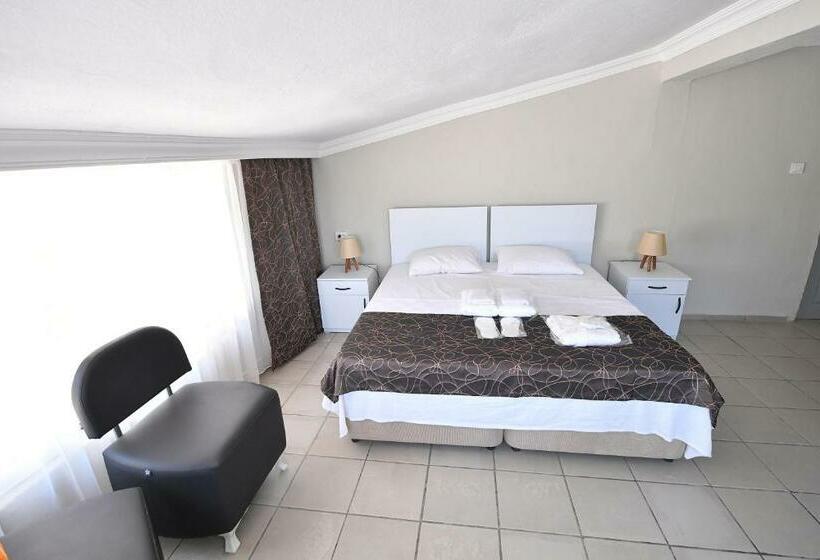 Люкс с Террасой, Nilhan Otel