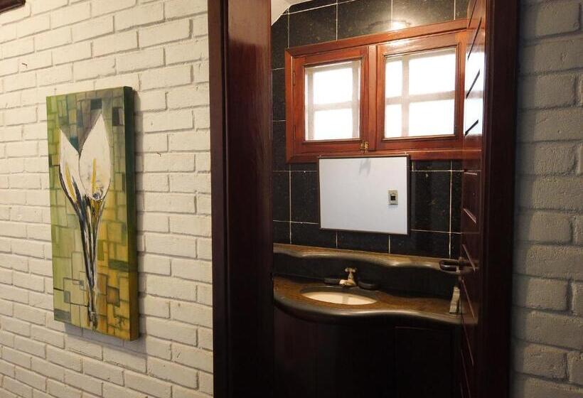 Четырехместный Номер Стандарт Вид на Сад, Canto Das Toninhas Guest House