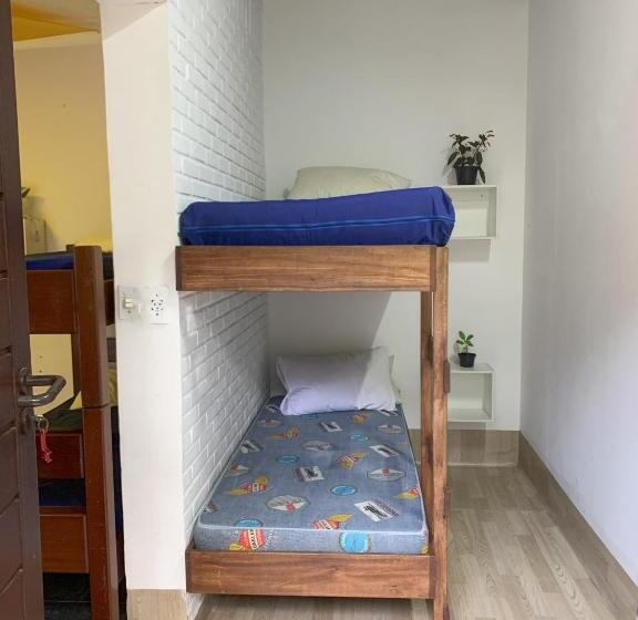 Четырехместный Номер Стандарт Вид на Сад, Canto Das Toninhas Guest House