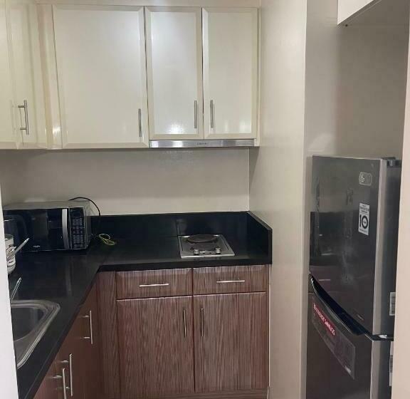 Apartamento 1 Dormitório, 4j 150 Newport   Terminal3 Airport