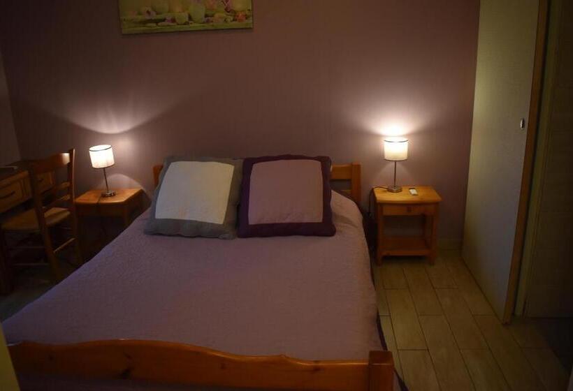 Номер Стандарт, Chez Augustin