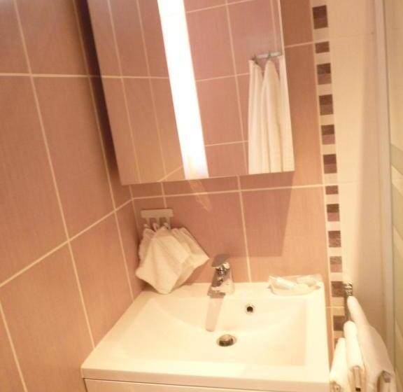 Номер Стандарт, Chez Augustin