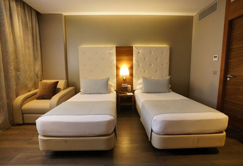 Chambre Deluxe Vue Ville, Az Hôtels Kouba