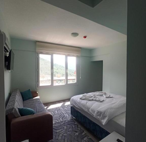家庭间, Yeşi̇lalan Otel
