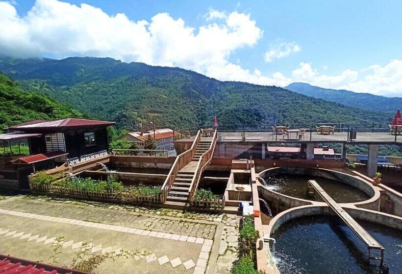 家庭间, Yeşi̇lalan Otel
