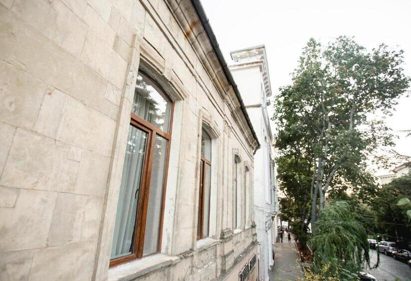 اتاق اکونومی, Moedani Very Center Apartments In Kutaisi