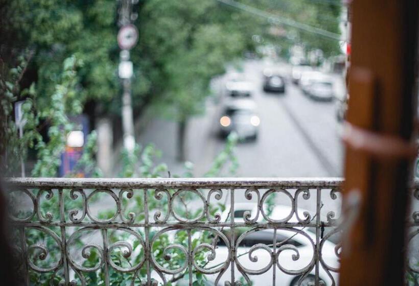 اتاق خانوادگی, Moedani Very Center Apartments In Kutaisi