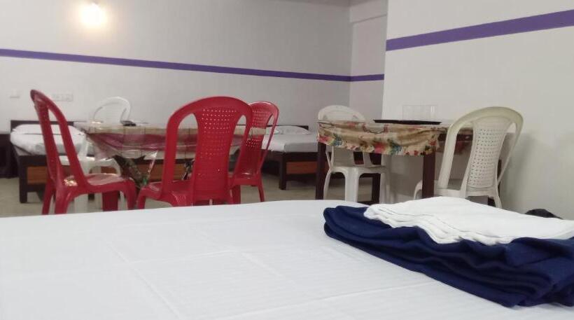 带阳台标准四人间, Amma Inn Highway