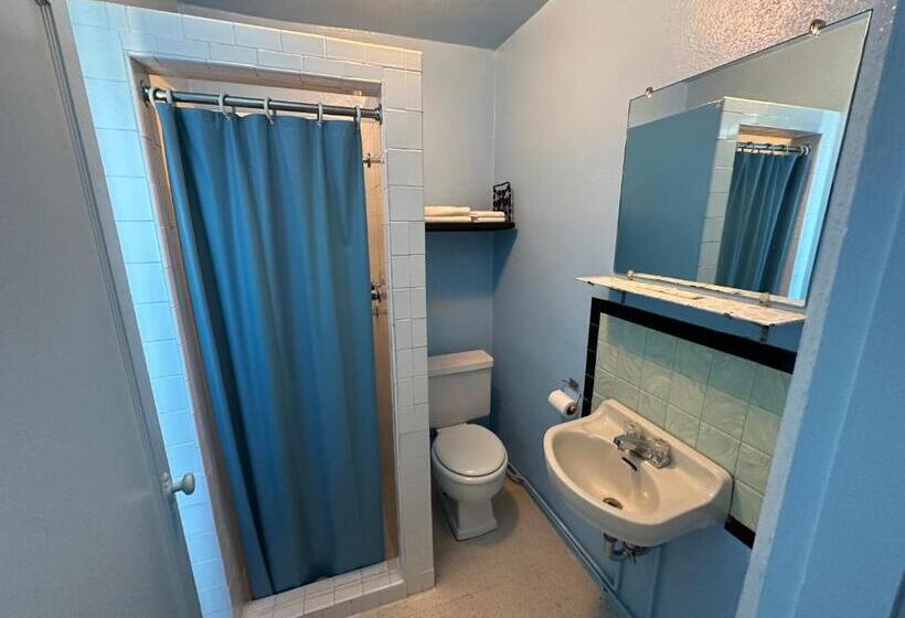 Номер Стандарт, Maverick Motel
