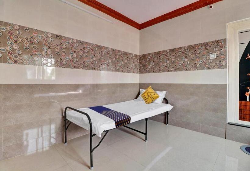 Трехместный Номер Классика, Spot On Hotel Maha Lakshmi