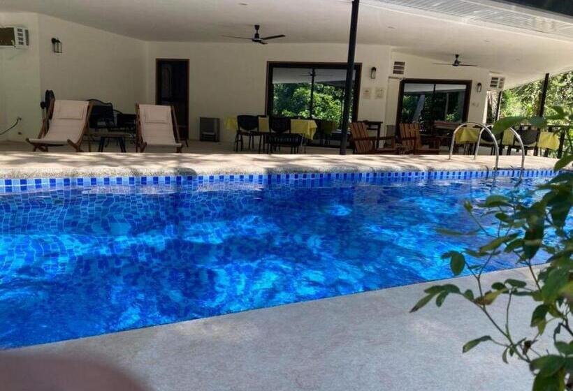 اتاق لوکس, Balai Benedicere Bed & Breakfast
