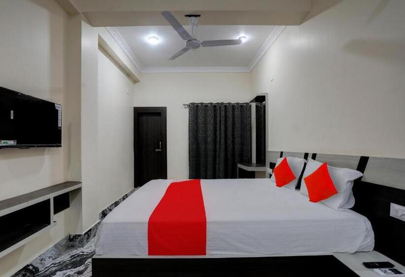 Трехместный Номер Классика, Oyo Flagship Hotel Divine Inn