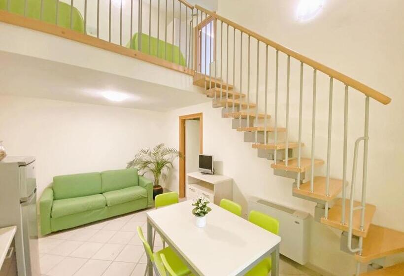 复式房间, Residence With Swimming Pool In Mazzanta Just 600 Meters From The Beach