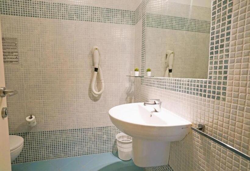 带2个卧室的公寓, Residence With Swimming Pool In Mazzanta Just 600 Meters From The Beach