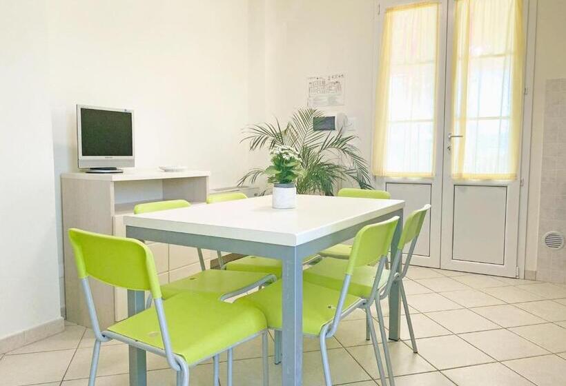 带2个卧室的公寓, Residence With Swimming Pool In Mazzanta Just 600 Meters From The Beach