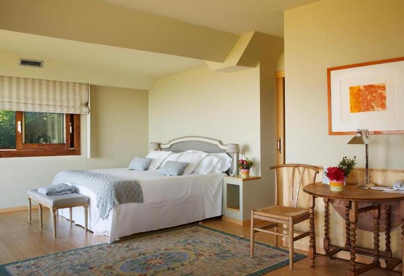 Suite, Nabia