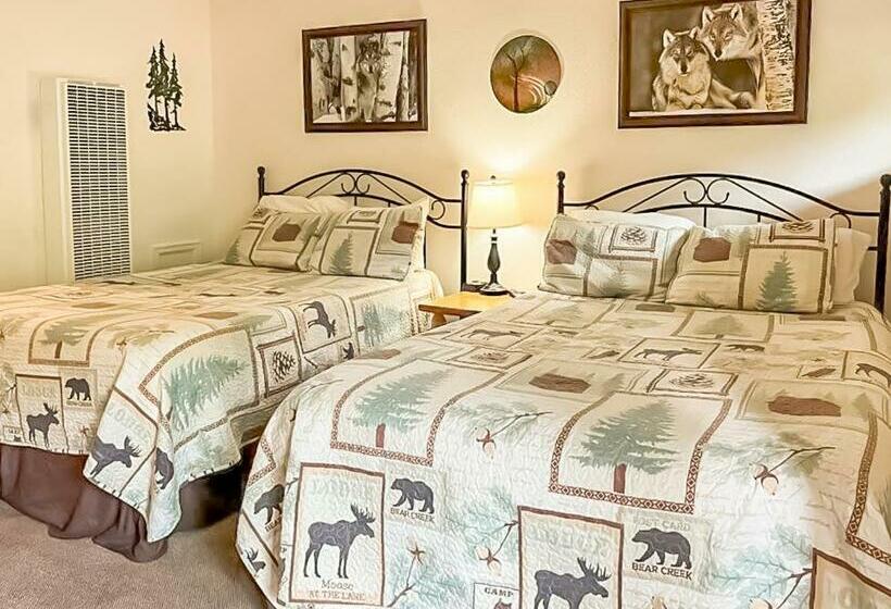Четырехместный Номер Стандарт, Nicky's Resort
