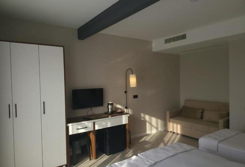 Семейный Номер Вид на Море, Lulubay Rooms & Suites