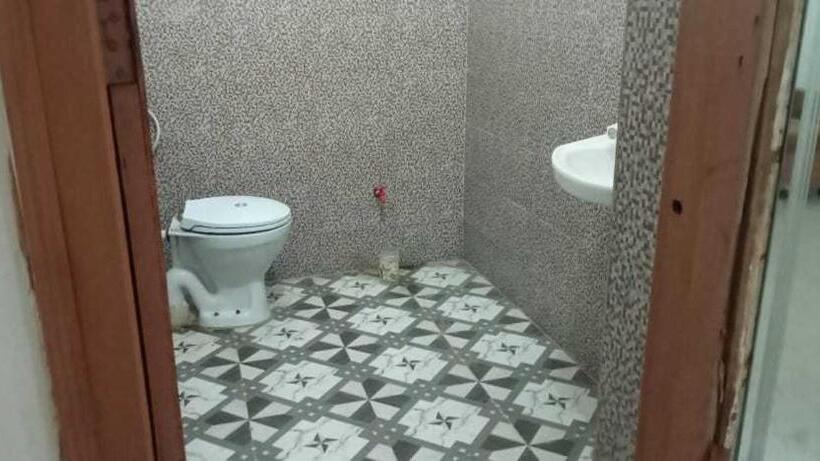 三人经典房间, Oyo V S Guest House