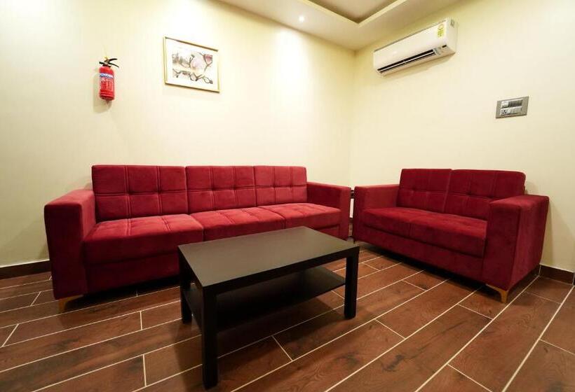 带大床的套房, Mevid Hotels