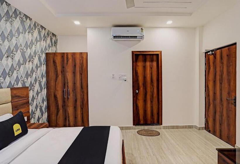 Трехместный Номер Классика, Fabhotel Relax Inn I