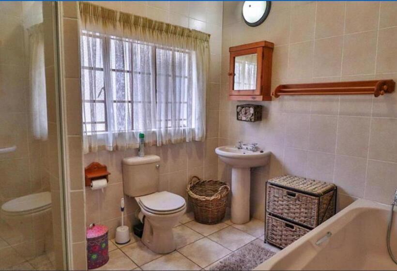 اتاق استاندارد, Mispel House Self Catering Holiday Accommodation