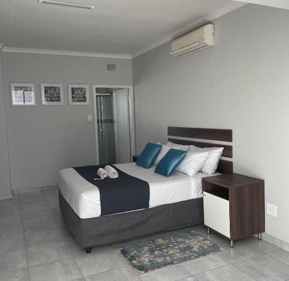 Quarto Deluxe, 473 On Cliff
