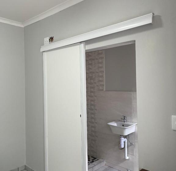 Quarto Estandar, 473 On Cliff
