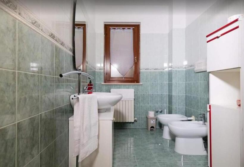Номер Дюплекс, B&b Sissy