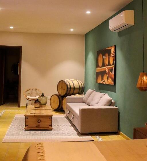سوییت سوپریور, Boutique Gloriagave