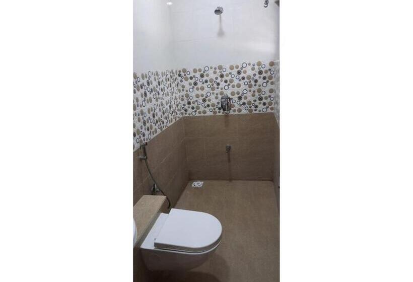 اتاق لوکس, Omkar Farm House, Bhuj