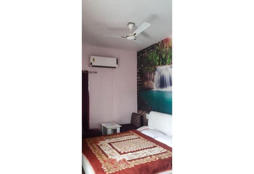 ویلای لوکس 1 خوابه, Omkar Farm House, Bhuj