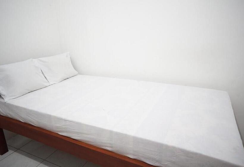 豪华房间, Oyo Life 93038 Kost Putra Malilah