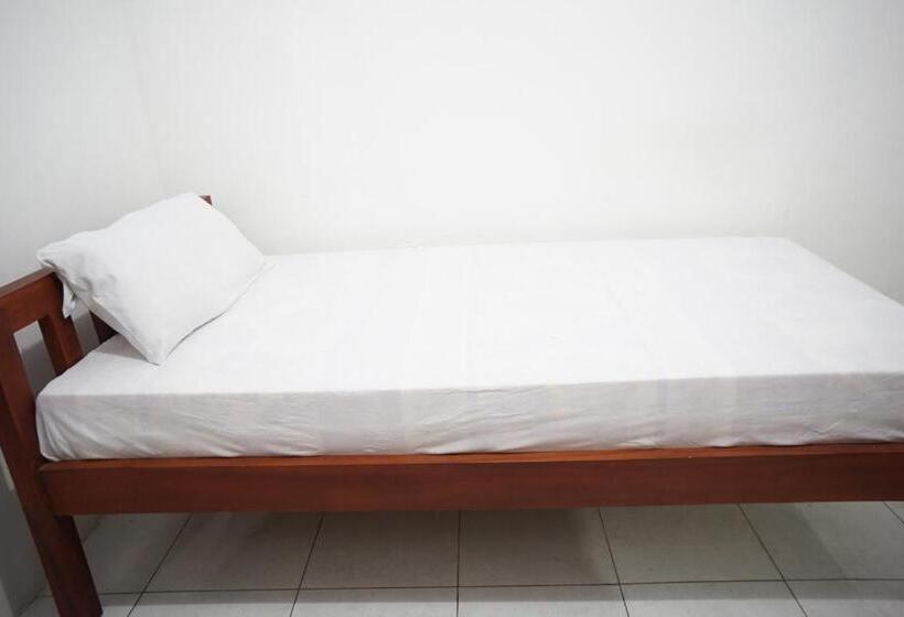 豪华房间, Oyo Life 93038 Kost Putra Malilah