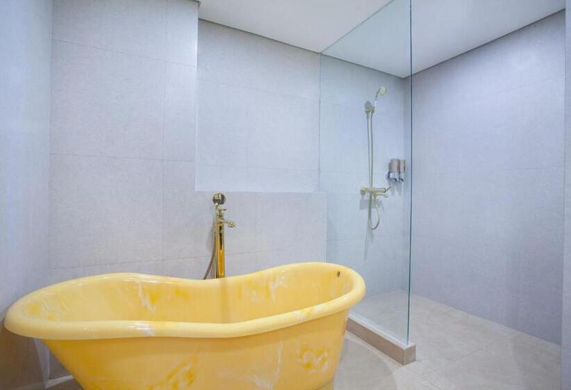 Президентский Люкс, Alhambra Hotel & Convention, Bw Signature Collection