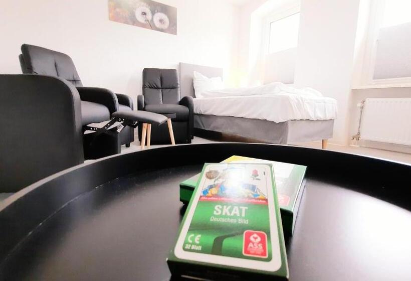 Апартаменты 2 Спальни, Gemütliche Unterkünfte Für Längeren Aufenthalt Und Monteure Inkl Balkon, Waschmaschine, Wifi, Küche