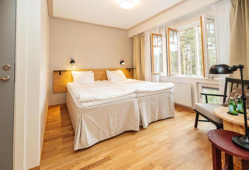 Полулюкс, Barken Lodge
