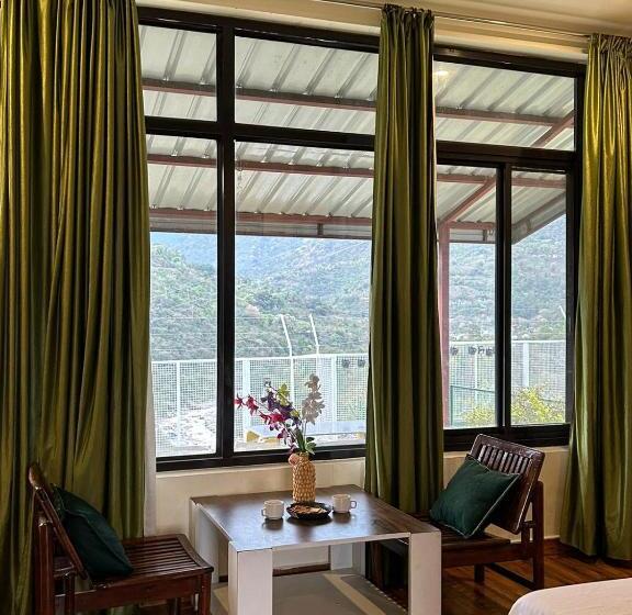 디럭스 룸, Dhauladhar View Village Resort