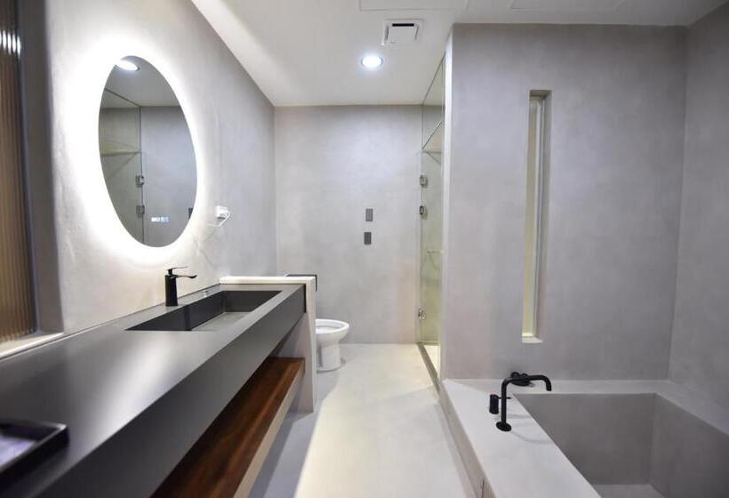 اتاق لوکس, Two Couples Leisure Art Motel