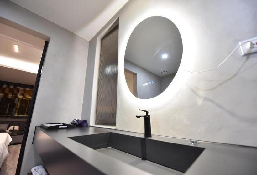 اتاق استاندارد, Two Couples Leisure Art Motel