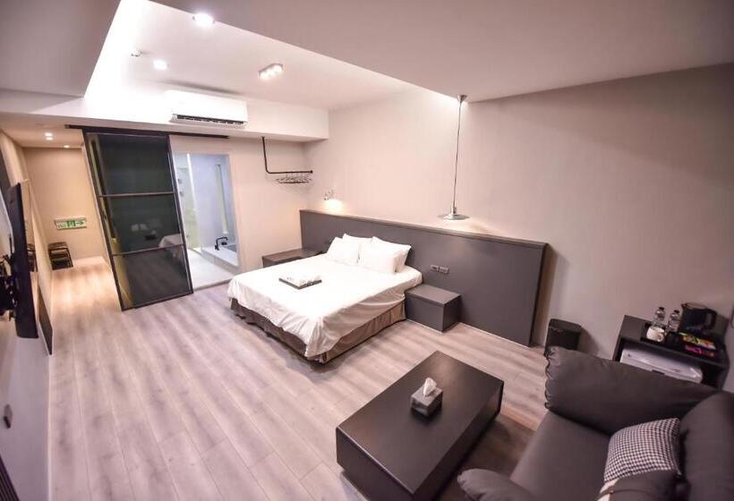اتاق استاندارد, Two Couples Leisure Art Motel