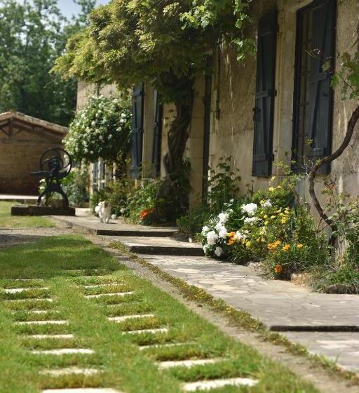 Номер Стандарт с Террасой, Un Jardin Et Trois Maisons